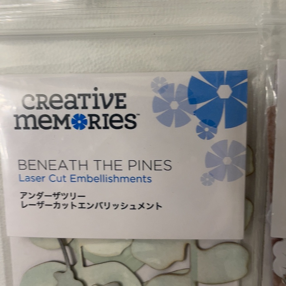 Scrapbooking supplies - Picture 9 of 11